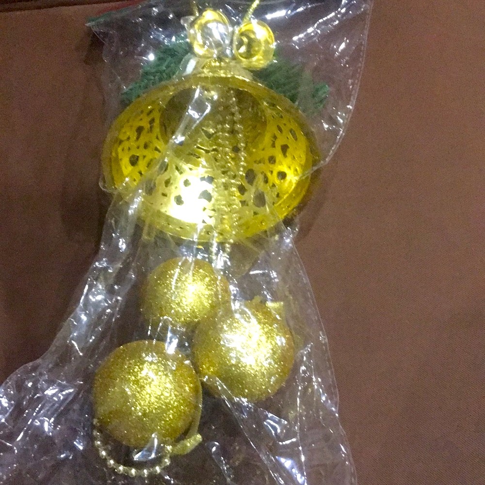 Gold Sparkly Christmas Bell Door Hanger Filigree Ornament Tree Display 4.5" NWT - Picture 5 of 13